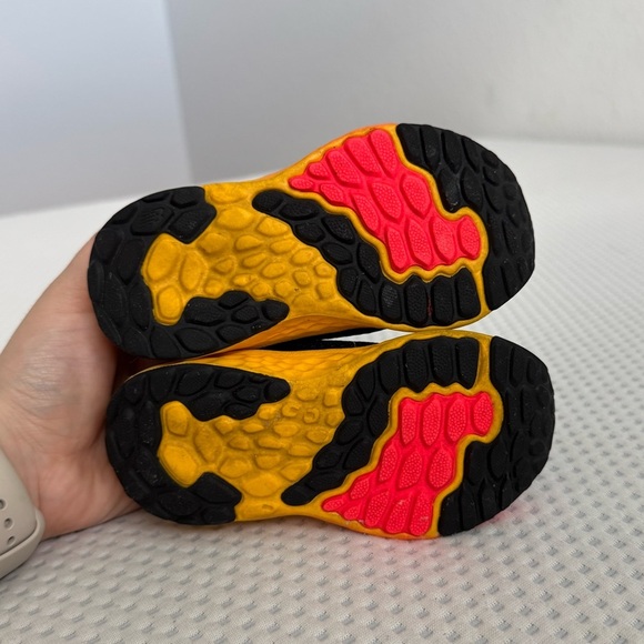 New Balance Fresh foam Arishi v4 bungee lace with Velcro top strap toddler sz 6 - Picture 6 of 8